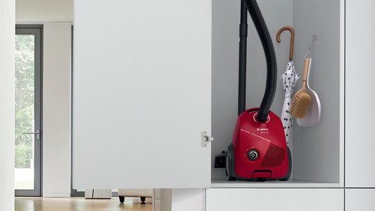 600 watt vacuum cleaner from Bush Red