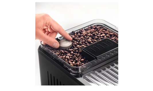 ماكينة القهوة De'Longhi EC450.86.T UK تعتبر من الأجهزة الأنيقة والمخصصة لتحضير القهوة بجودة عالية،