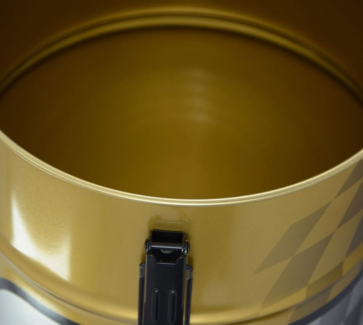 A Japanese Sharp broom a barrel of 2400 watts