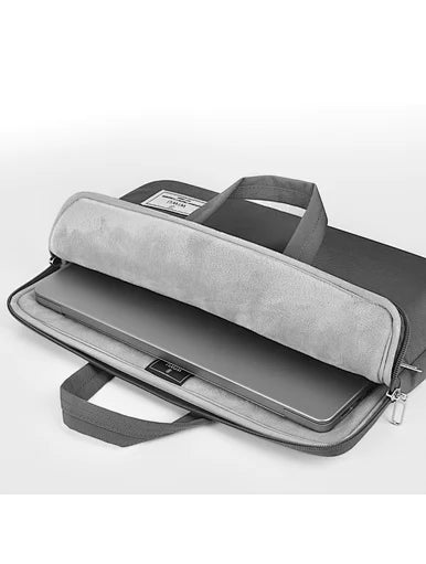A simple laptop bag for MacBook M1