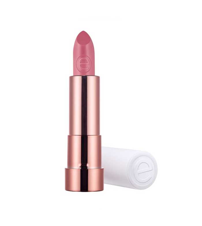 Essence This Is Me Matte Lipstick ايسنس احمر شفاه مات - #موغامبو ستور#