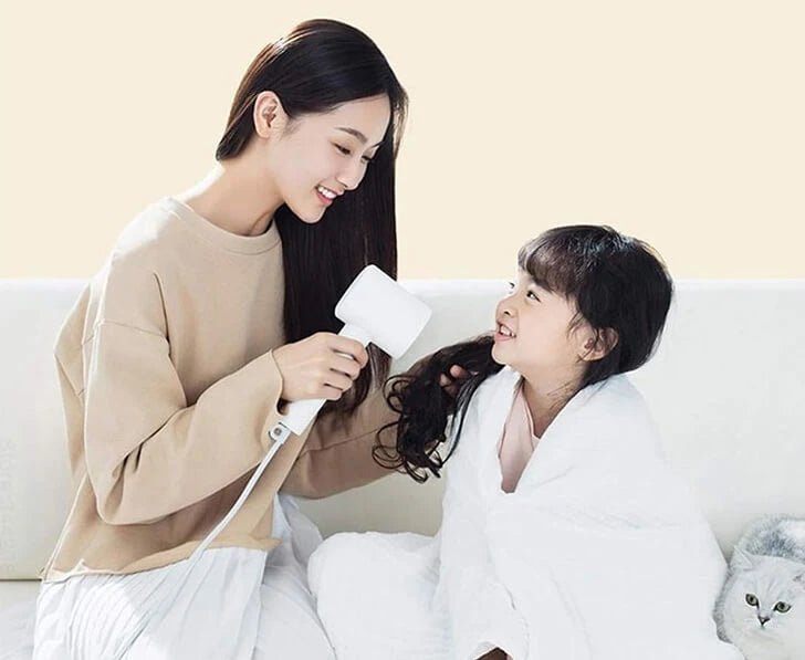 Mi Ionic Hair Dryer H300 white - #موغامبو ستور#