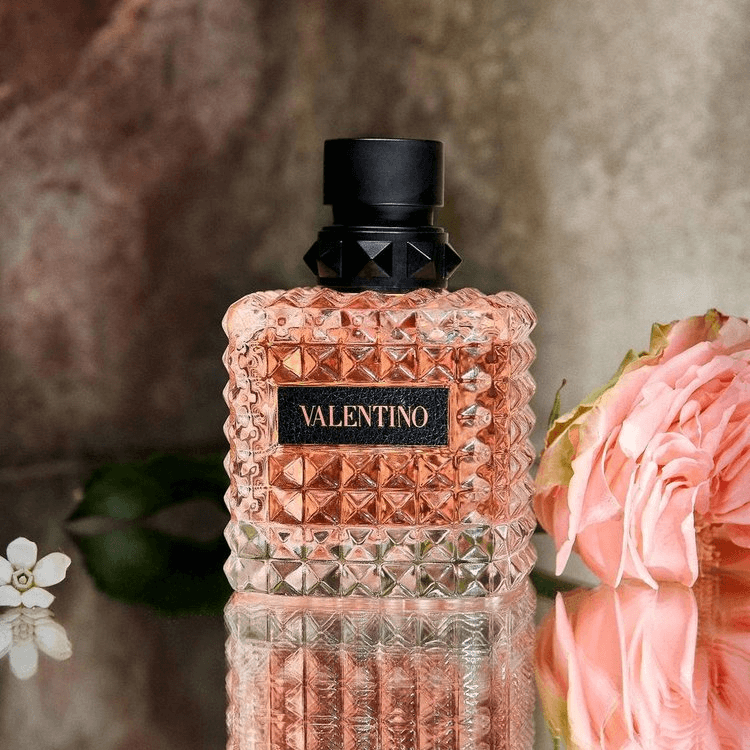 Valentino Donna Born In Roma Coral Fantasy Valentino للنساء - #موغامبو ستور#