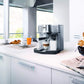ماكينة القهوة De'Longhi EC850.MS هي ماكينة نصف أوتوماتيكية مخصصة لعشاق القهوة