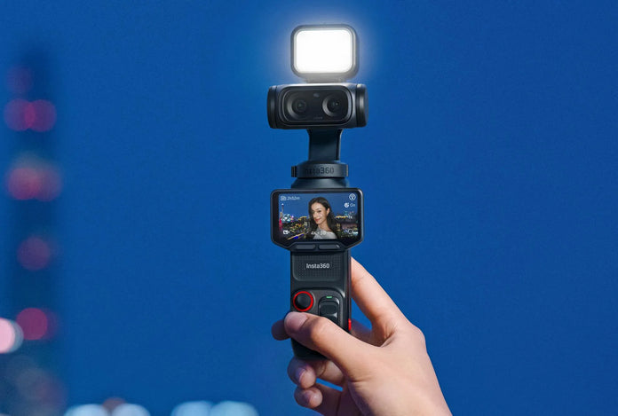 Insta360 Luna Ultra شاشة تنفصل